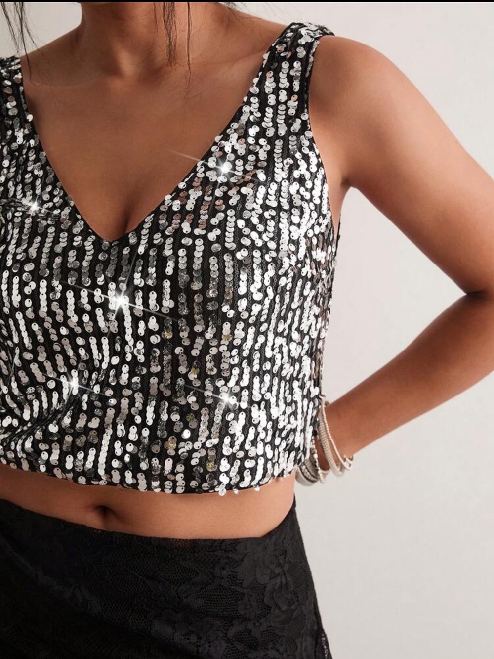 💎 PLUS Sequin Cropped Tank 💎 - Picture 7 of 7